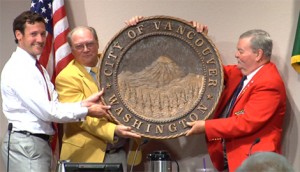 Veterans and Mayor Leavitt take down the plaque